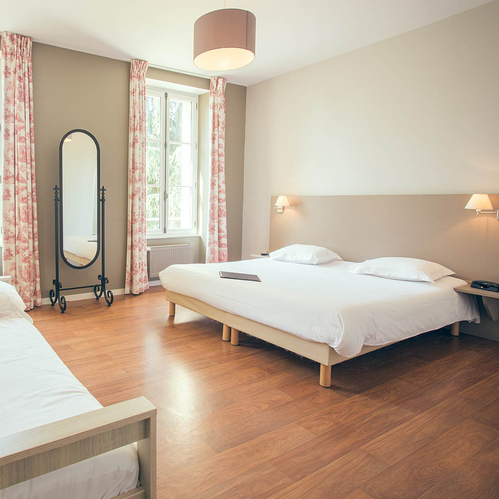 chambre hotel lit